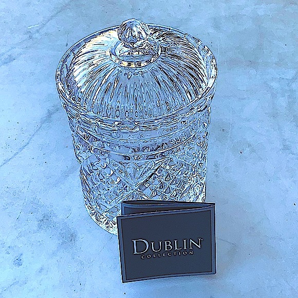 GODINGER DUBLIN BISCUIT BOX JAR WITH LID CRYSTAL NEW IN BOX 4.5 INCH BY 7 INCH - Picture 3 of 8